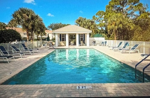 Plantation Condo | Beautiful Venice 3B/2B Condo on Golf Course