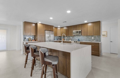 Lochmoor Waterway Estates House | Beautiful Waterfront 3/2 Home in North Fort Myers! Sleeps 8!
