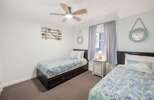 Crescent Beach House | Beautifully Decorated Unit at Palmwood Villas 3BR