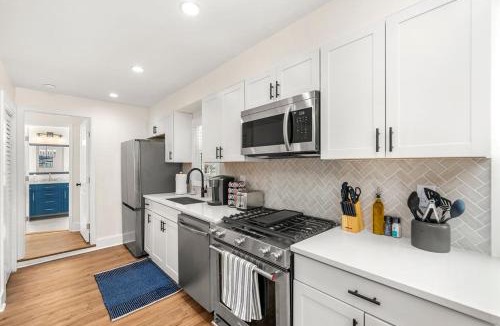 Norcross House | Beautifully Modern Newly-Renovated Cottage in Norcross
