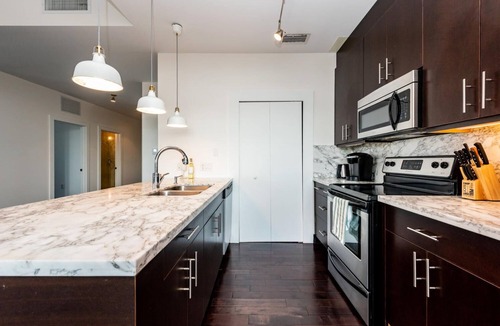 Northeast Miami Apartment | Because you want the best.2 bed/2 bath.Boutique.Sleeps 6