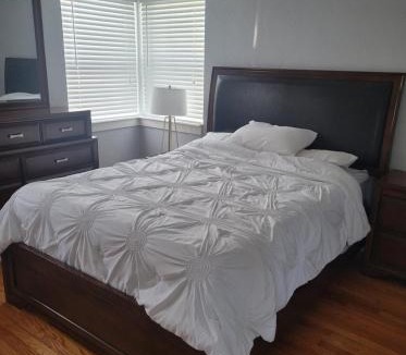 Eagle Crest House | Bed and Bath in St Petersburg Home