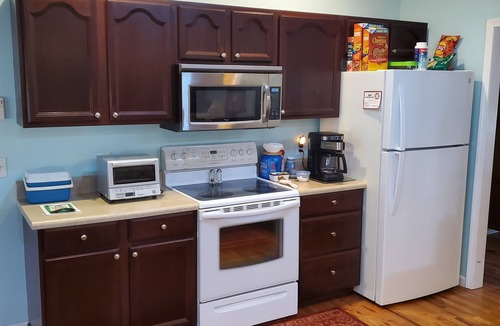Seneca House | bedroom available in my house in lovely Seneca. 5 miles from Clemson University