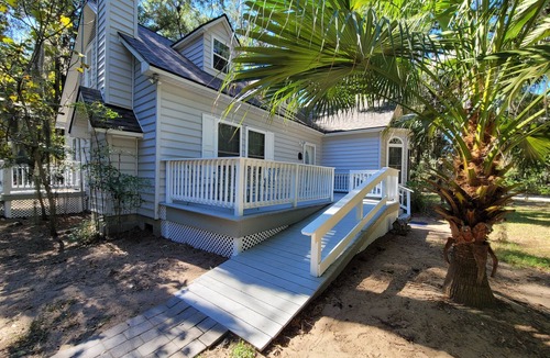 Saint Helena Island House | BELL POINT: Pet-Friendly Vacations, Graduations, Reunions, Weddings and more!