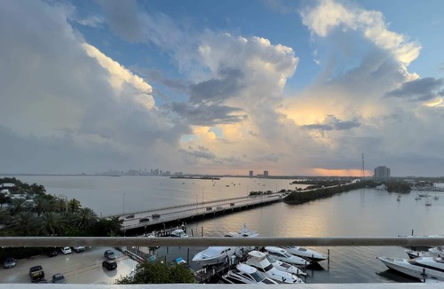 North Bay Village Apartment | Bella Vista, Marina Views on the Bay, Cozy