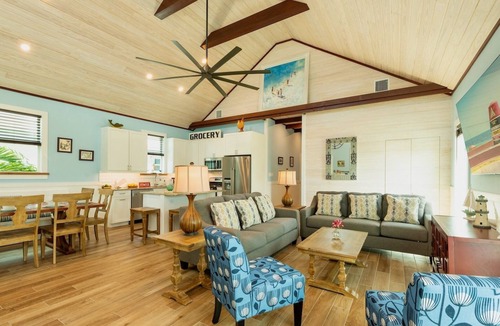Midtown House | *BELLE OF THE BEACH @ CASA EAST* Beach House + LAST KEY SERVICES…