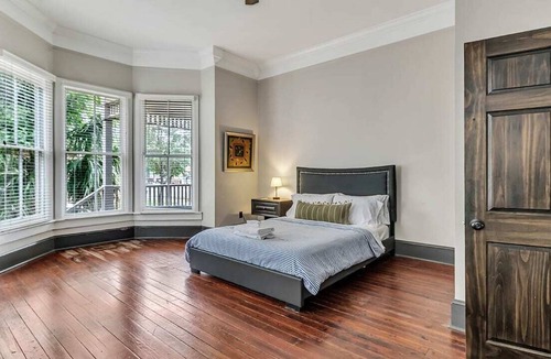 Savannah Victorian District Apartment | Belle's Haven |Historic Downtown | Walk To Forsyth Park