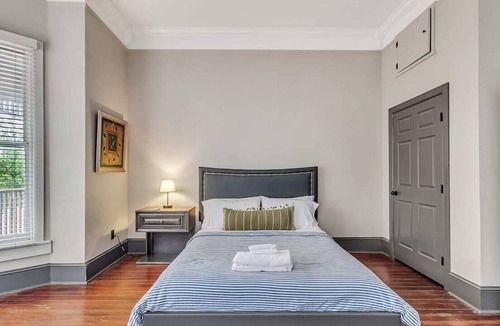 Savannah Victorian District Apartment | Belle's Haven |Historic Downtown | Walk To Forsyth Park
