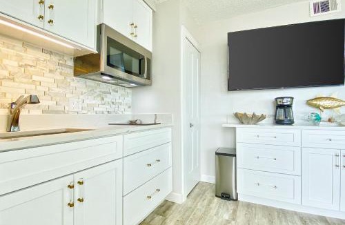 Belleair Beach Apartment | Belleair Beach Club 112