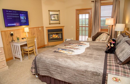 Sevierville Hotel | Berry Springs Lodge