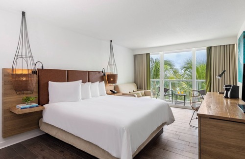 Islamorada Hotel | Best Place to Unwind! Free Parking, Onsite Pool, Short Drive to Anne's Beach