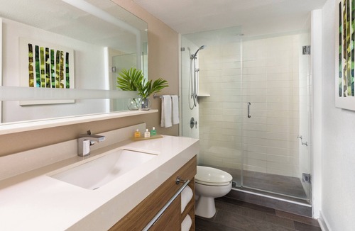 Islamorada Hotel | Best Place to Unwind! Free Parking, Onsite Pool, Short Drive to Anne's Beach