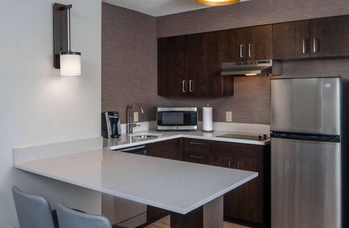 Fairfax Apartment | Best Value, Quality Stay! Pet-friendly Property, Free Breakfast, Parking!