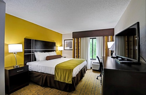 Winston - Salem Hotel | Best Western Plus Hanes Mall Hotel