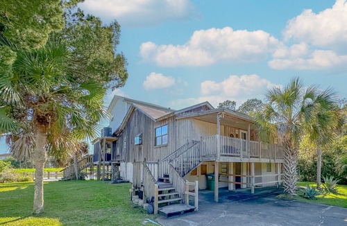 Crawfordville House | Big Canal-front house, kayaks, canoes, game room, fish right from the dock.