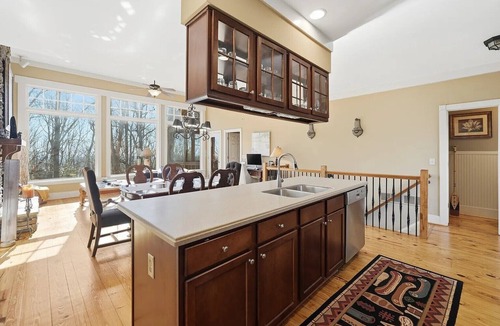 Big Canoe Cabin | Big Canoe Mountain Cabin Near Golf, Lakes, Beaches, pools & Hiking Trails