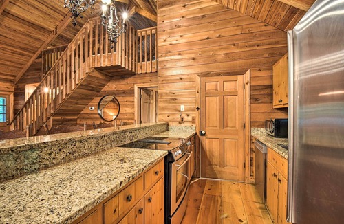 Big Canoe Cabin | Big Canoe Mountain Resort Cabin w/Pool Access!
