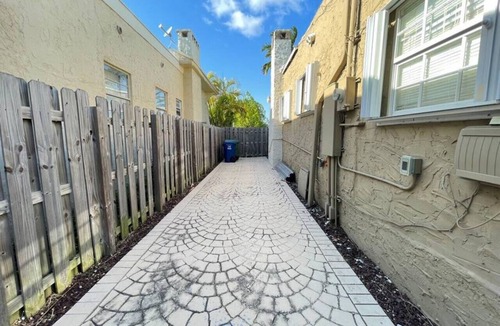 Hallandale Beach House | Bike to Beach-Spacious With Patio BBQ Plus Game Room