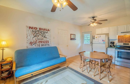Damascus Apartment | Bikers' Loft on the Creeper Trail