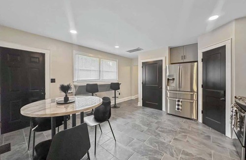 Enderly Park House | Black and white chic retreat