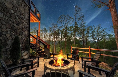 Walland Cabin | Blackberry Ridge Retreat ~ Indoor Pool, Hot Tub, Firepit & More!