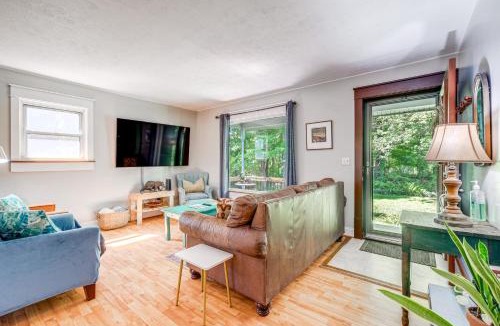 Blacksburg House | Blacksburg Hideaway w/Hot Tub ~ 5 Mi to Campus!