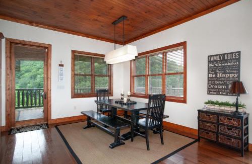 Dandridge House | Blessed Getaway Theater LakeView GAMES