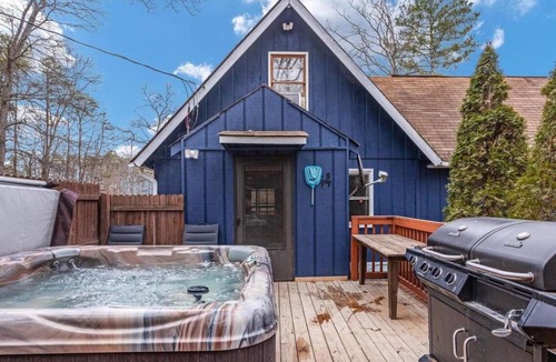 Luray Cabin | Blue Bear 4Bed Room Cabin