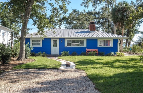 Apalachicola House | Blue Crab Cottage- Bay Front with Dock