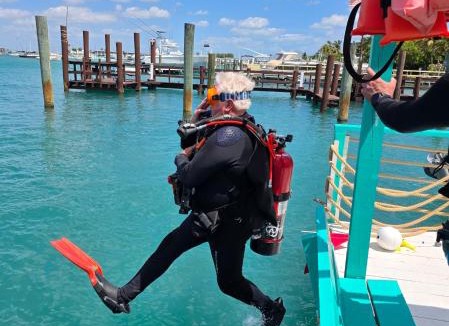 Singer Island Hotel | Blue Heron Bridge Hotel and Dive Club