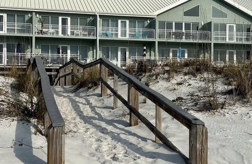White Sands House | BLUE HERON'S NEST - BEACHFRONT, PRIVATE ELEVATOR, GARAGE, 4BRM, WHITE SANDS #419