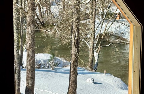 Murphy Cabin | Blue Jay Riverfront cozy cabin along the Nottley River in Murphy, North Carolina