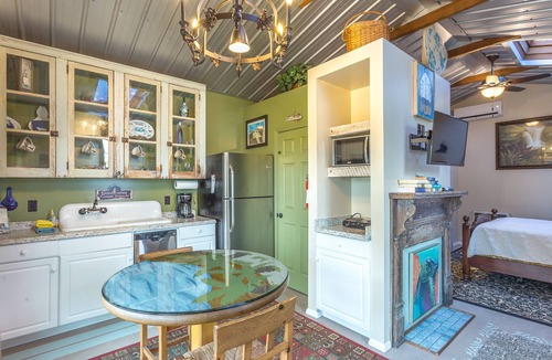 Historic Downtown Apalachicola House | Blue Moon Carriage House Loft in historic Apalachicola FL downtown district