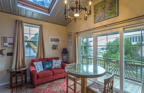 Historic Downtown Apalachicola House | Blue Moon Carriage House Loft in historic Apalachicola FL downtown district