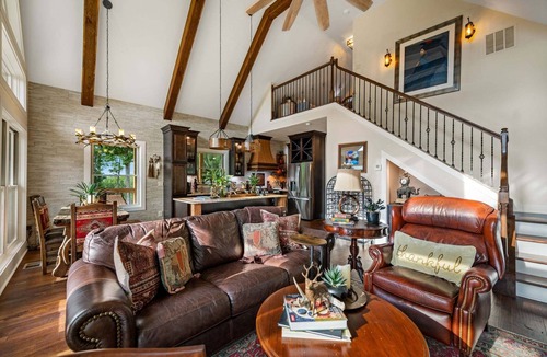 Talking Rock Cabin | Blue Raven Lodge -Long Distance Mountain Views | Fireplace