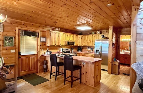 Mineral Bluff Cabin | BLUE RIDGE CABIN with VIEWS, fireplace, hot tub, pool table, and foosball.