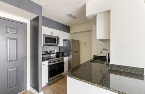 Bluemont Apartment | Blueground | Ballston, pool & w/d, nr dining