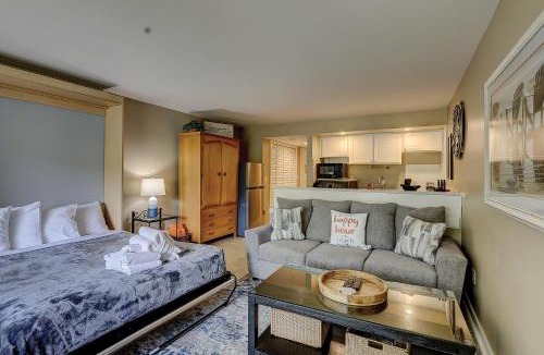 South Beach Villa | Bluff Villas 1687