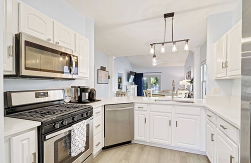 Bluffton House | Bluffton Park's own piece of Utopia, a charming single-level, 2-bedroom townhome