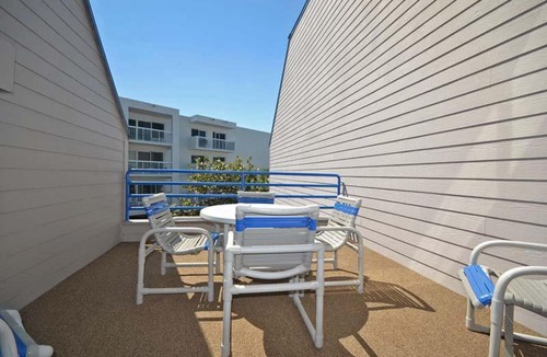 Englewood House | Boardwalk #16