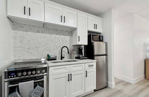 Treasure Island Apartment | Boardwalk John's Pass | One Block from Gulf Shores