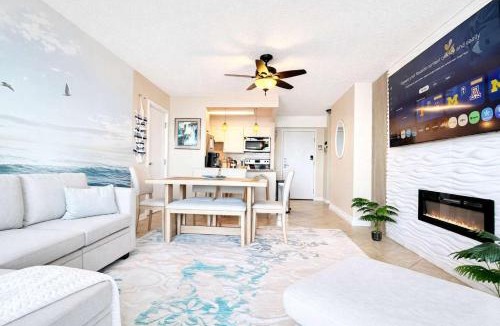 Northeast Virginia Beach Apartment | Boardwalk Oceanfront Condo with Panoramic Views