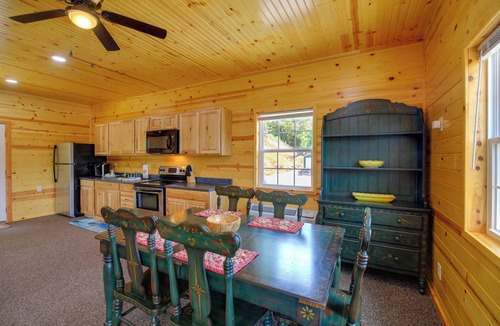 Draper Apartment | Boat, Fish, Swim! Draper Unit w/Lake-View Deck