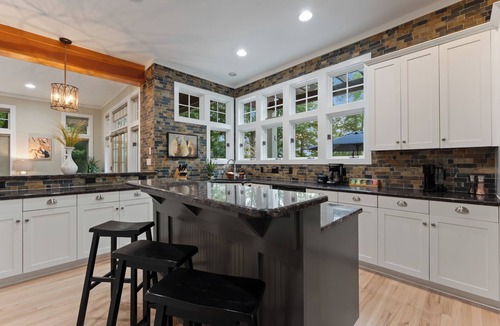 Lake Norman of Catawba House | Boathouse Cove By SoCharm | Pool Hot Tub |Beach | Fire Pit | Kayak & SUP |Dock