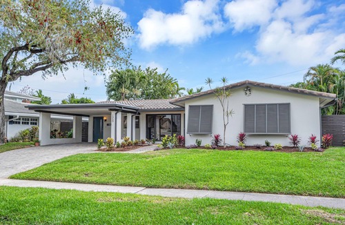 Middle River Terrace House | Boho Chic/Heated Pool/Walk To Beach/Escapism at its finest/Coconut Key/H0MES
