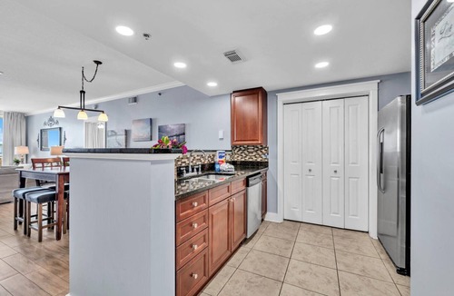 Fort Walton Beach Condo | 🦩Book Me Baby! Gorgeous Gulf & Courtyard Views~Rise Above It All!🦩