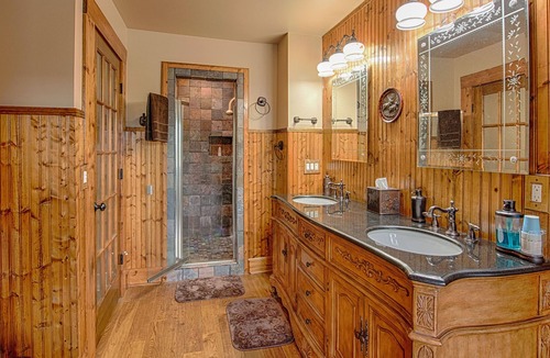 Maggie Valley Cabin | Book Now for 2026~ Luxury Lodge ~ Creek & Mountain View