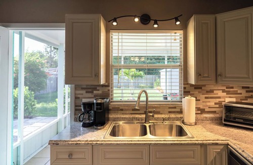 Stuart House | Book today, dinner on us!nNew listing! Stuart/Port Salerno cute cottage!