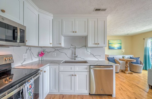 Lynn Garden House | Boone Lake House near Marina TriCities Airport