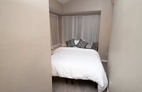 Greensboro House | Boutique Home Made Easy For Traveling Professionals